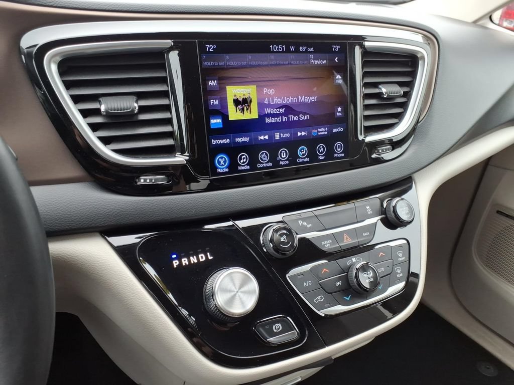 Used 2017 Chrysler Pacifica Touring-L Plus FWD image 24