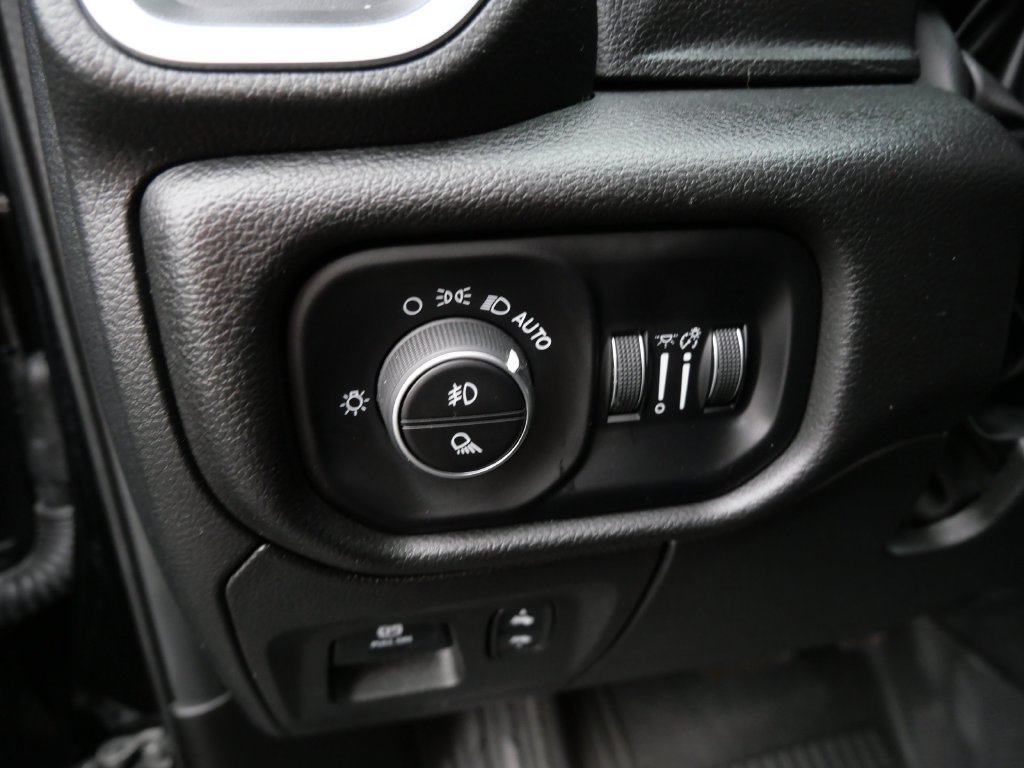 Used 2025 RAM 1500 Big Horn AWD/4WD image 15
