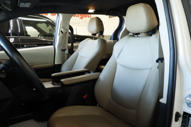 Used 2021 Toyota Sienna XLE FWD image 12