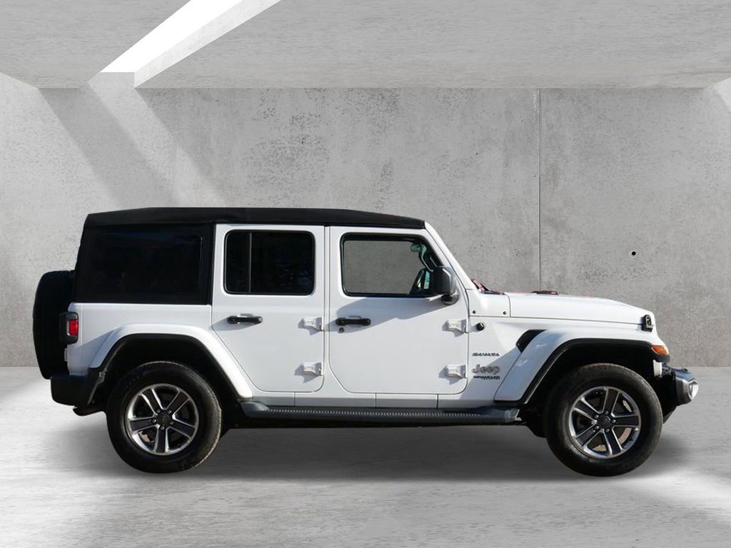 Used 2018 Jeep Wrangler Unlimited Sahara AWD/4WD image 2