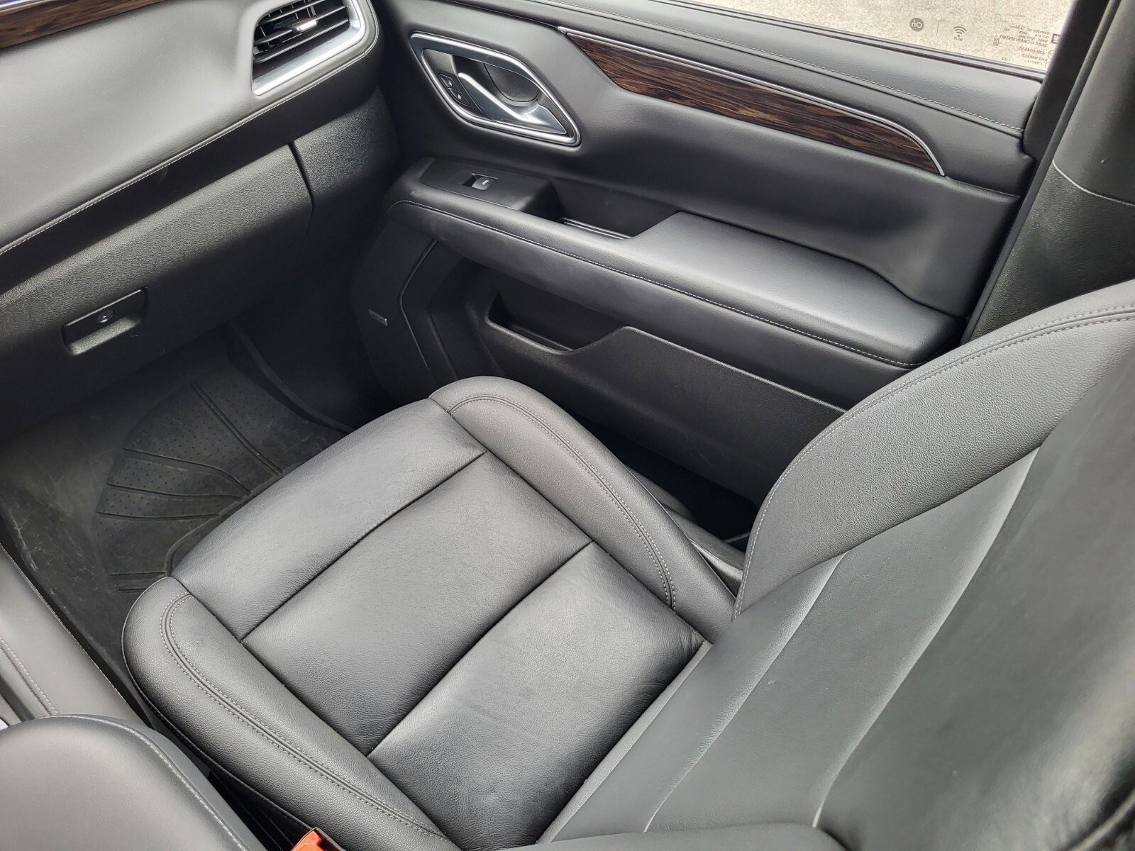 Used 2023 Chevrolet Suburban Z71 w/ Z71 Off-Road Package image 17