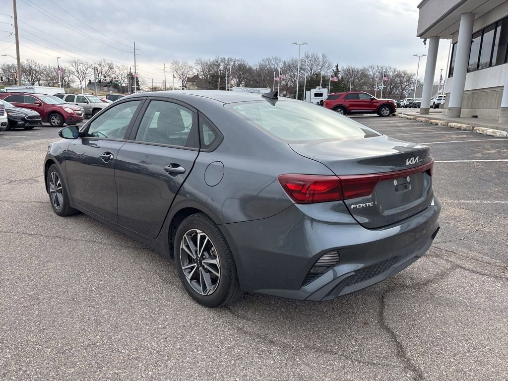 Used 2023 Kia Forte LXS w/ LXS Technology Package image 2