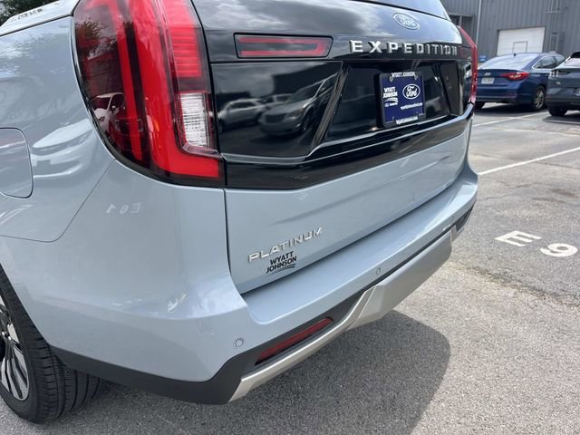 Certified 2025 Ford Expedition Platinum w/ Driver's Package AWD/4WD image 12