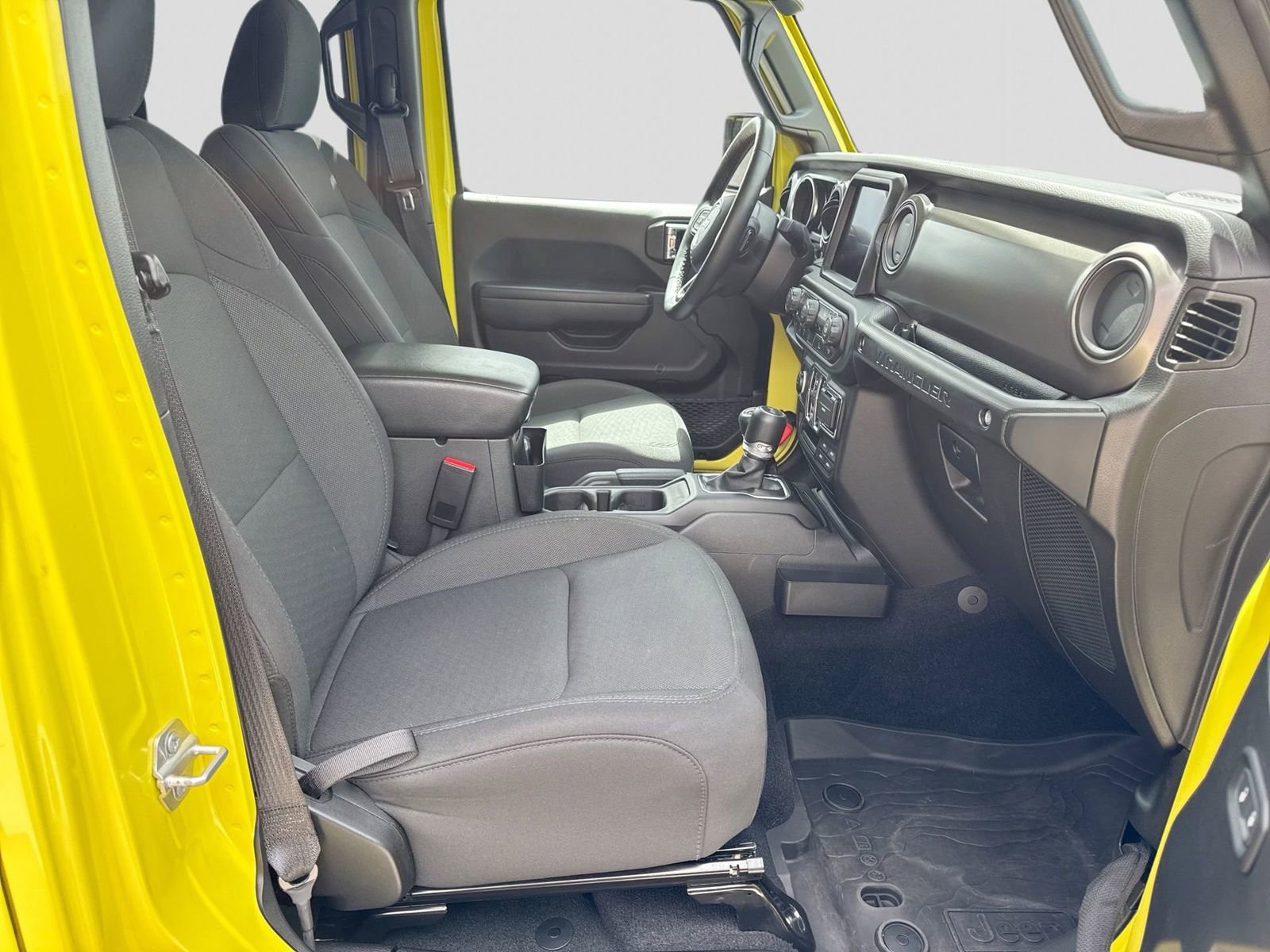Used 2023 Jeep Wrangler Willys image 7