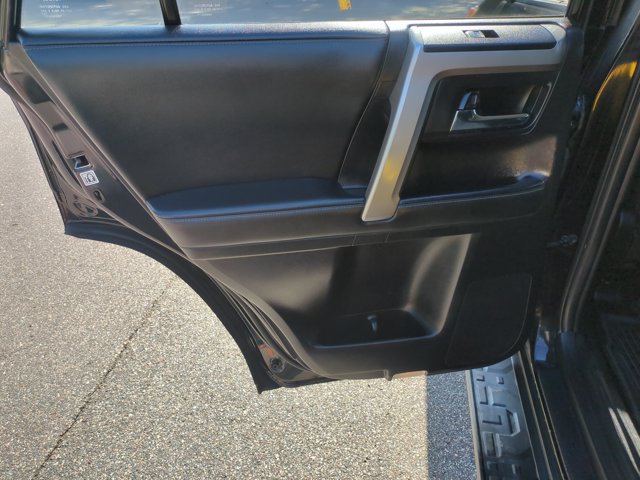 Used 2022 Toyota 4Runner SR5 AWD/4WD image 27