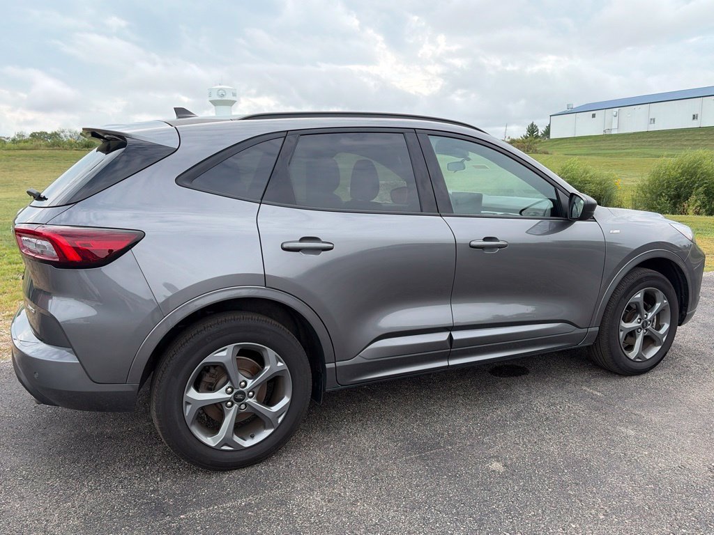 Certified 2024 Ford Escape ST-Line AWD/4WD image 4