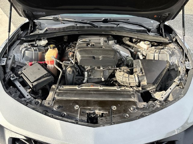 Used 2020 Chevrolet Camaro LT RWD image 27