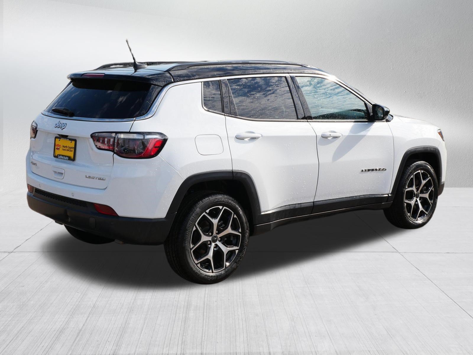 Used 2025 Jeep Compass Limited AWD/4WD image 7