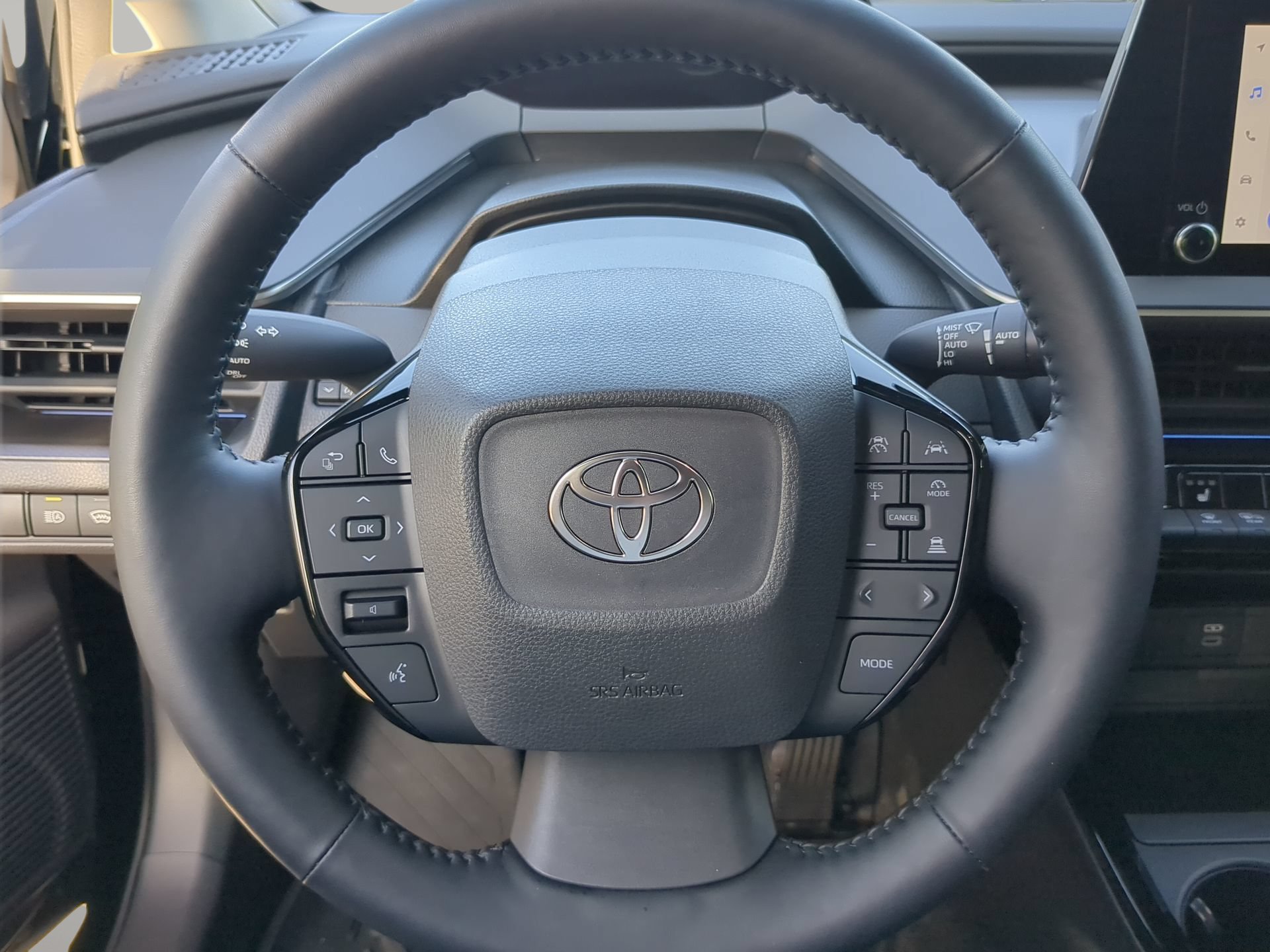 Used 2026 Toyota Prius FWD image 65