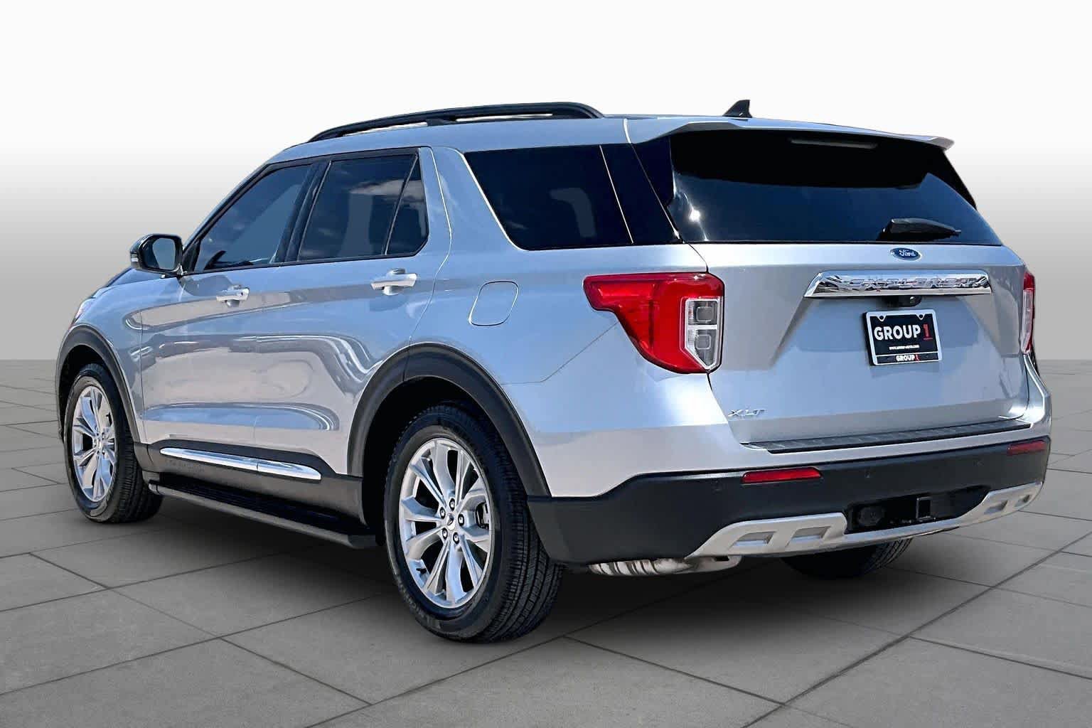Certified 2024 Ford Explorer XLT w/ Equipment Group 202A RWD image 12