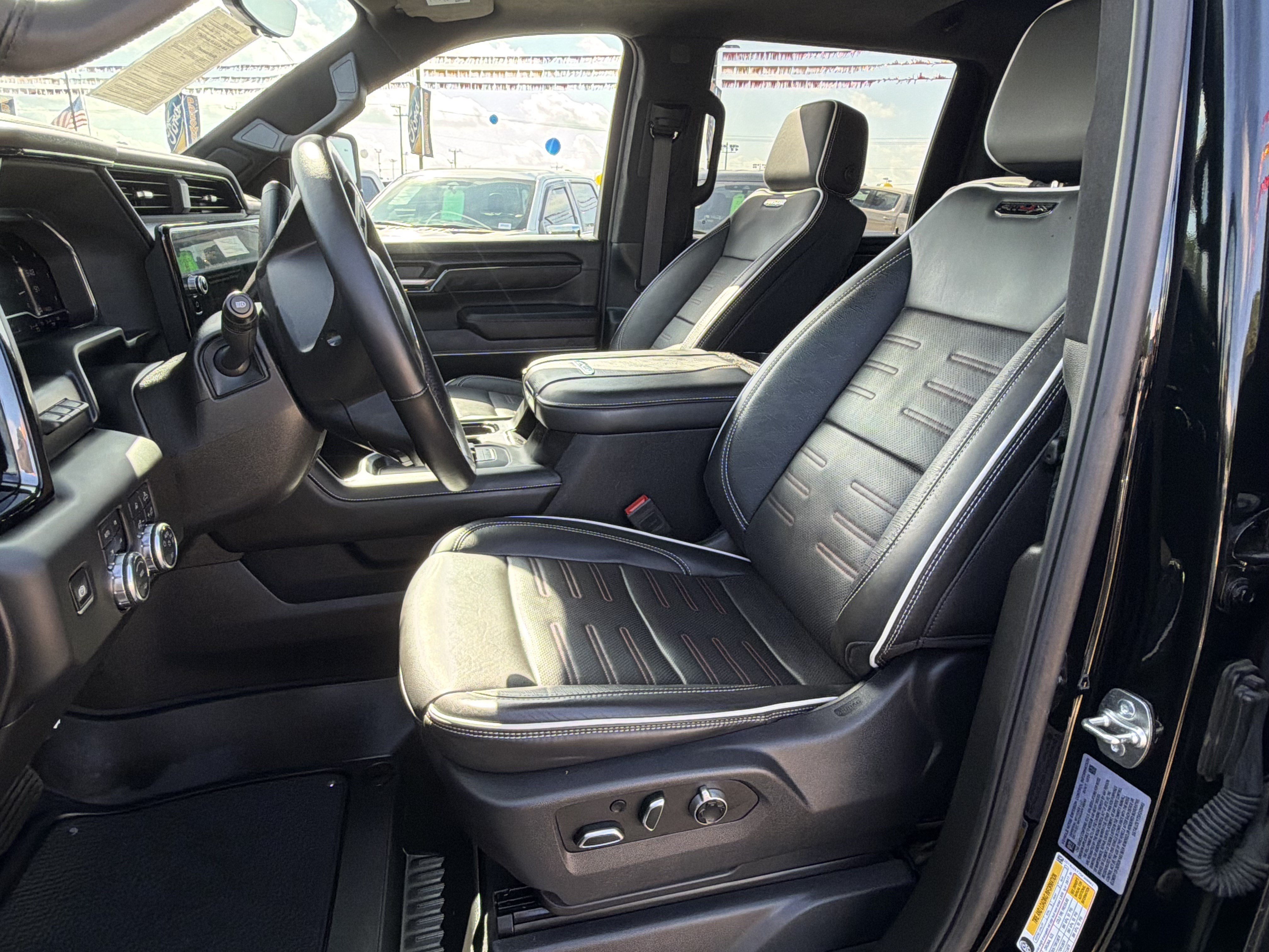Used 2025 GMC Sierra 2500 AT4X AWD/4WD image 16