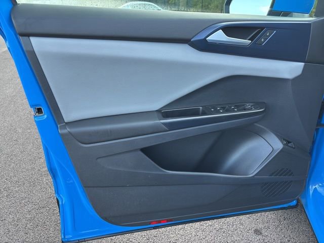 Used 2023 Volkswagen Taos SE w/ Panoramic Sunroof Package image 12