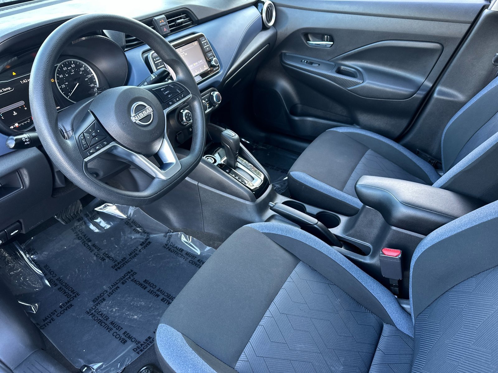 Used 2023 Nissan Versa SV image 9