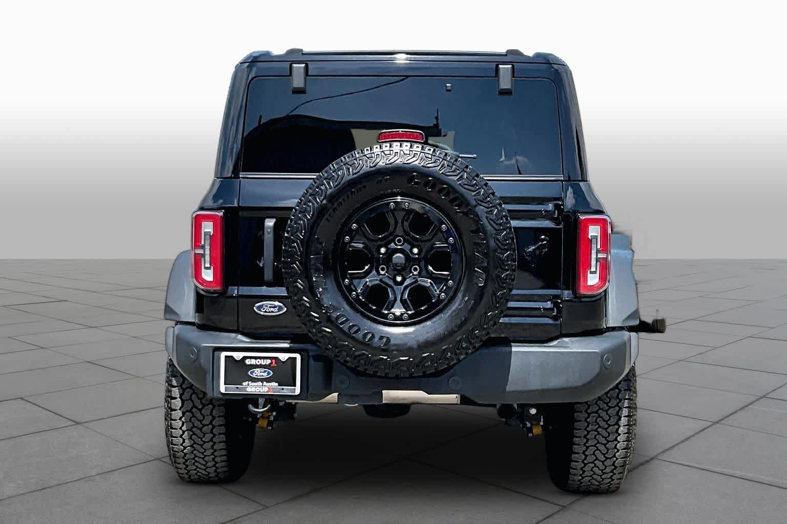 Certified 2025 Ford Bronco Outer Banks w/ Sasquatch Package AWD/4WD image 5