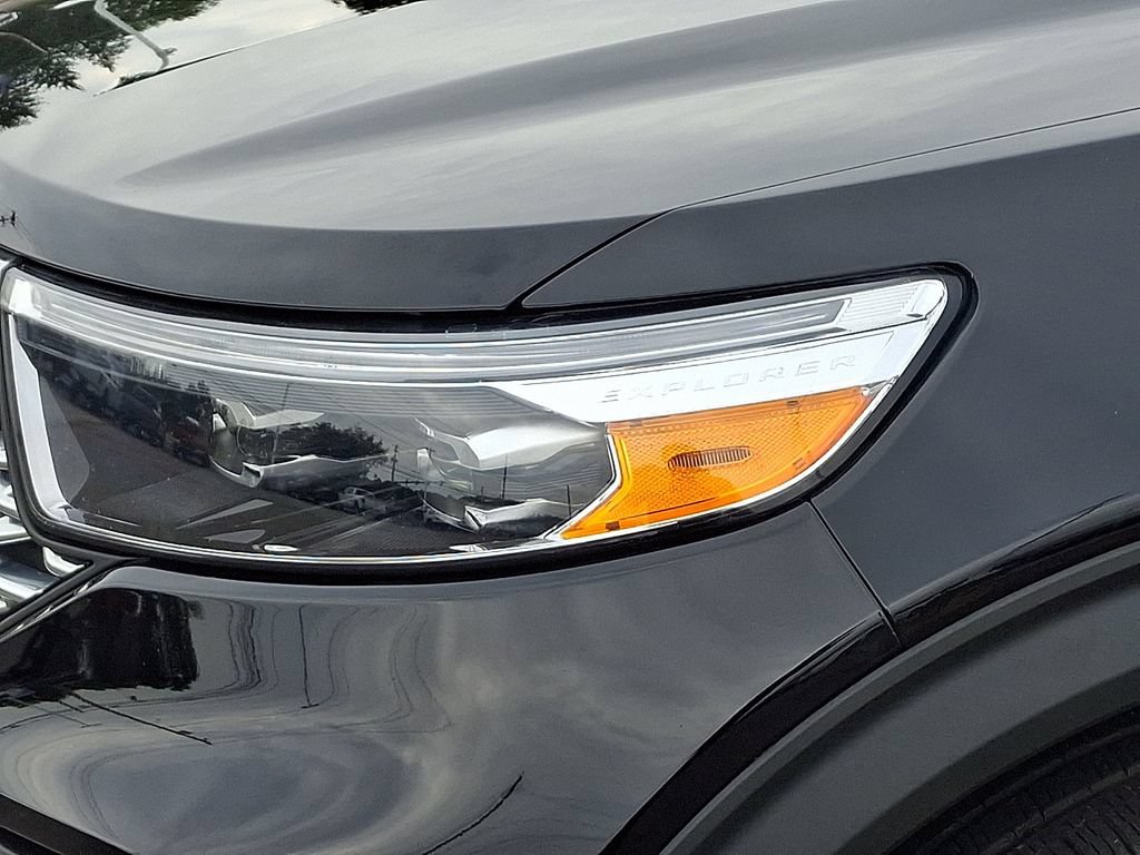 Certified 2021 Ford Explorer Platinum w/ Equipment Group 601A AWD/4WD image 9