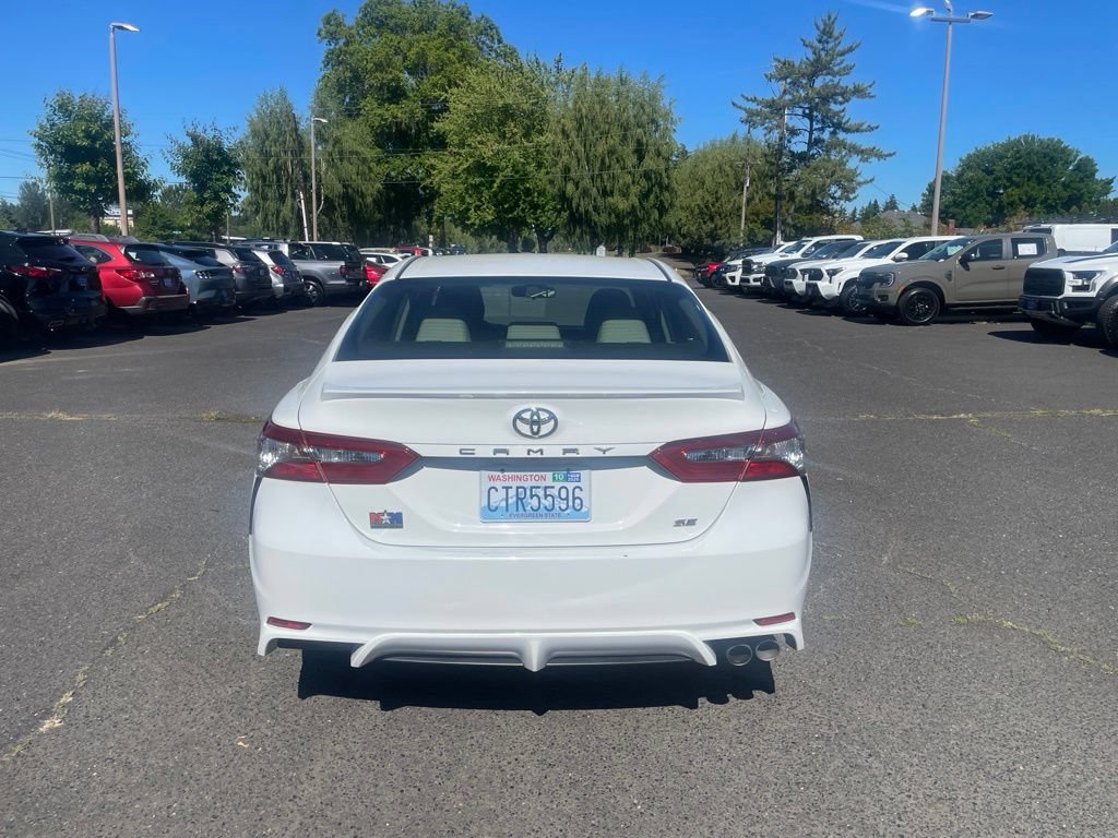 Used 2018 Toyota Camry SE FWD image 5