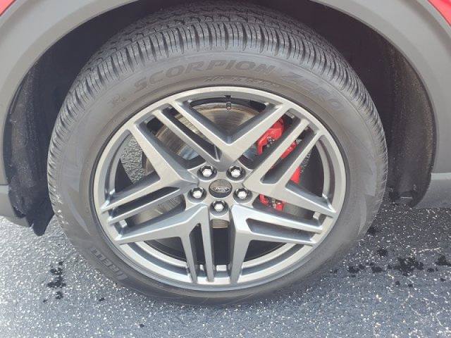 Certified 2025 Ford Explorer ST RWD image 4