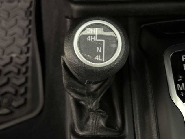 Used 2020 Jeep Wrangler Sport AWD/4WD image 34