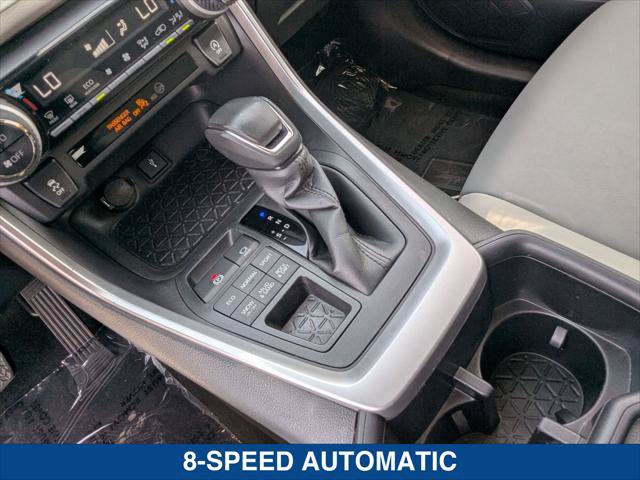 Used 2022 Toyota RAV4 XLE Premium w/ Carpet Mat Package (TMS) AWD/4WD image 19