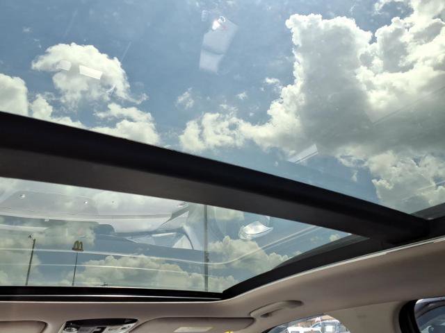 Used 2023 Kia Sorento S w/ Panoramic Sunroof Package AWD/4WD image 18