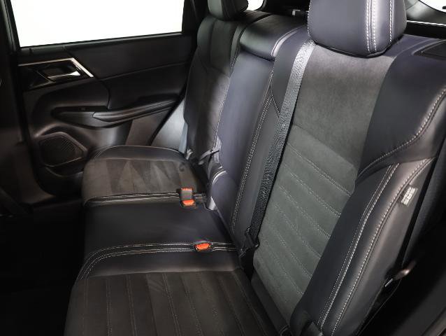 Used 2022 Mitsubishi Outlander SE image 11