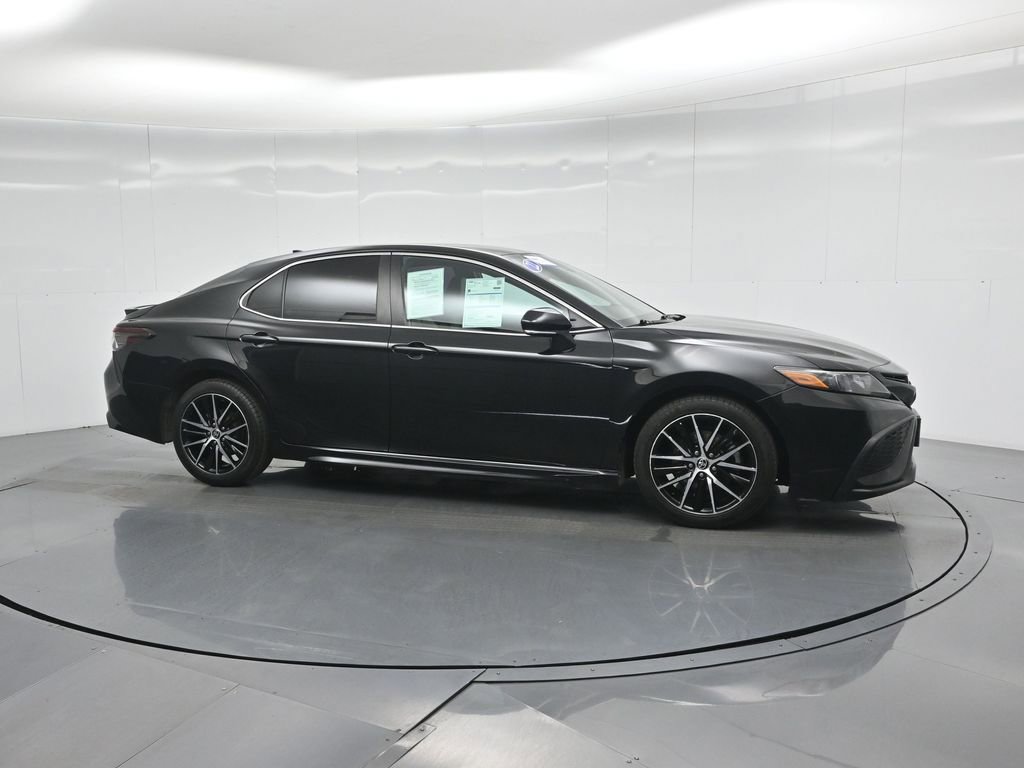 Used 2022 Toyota Camry SE image 24