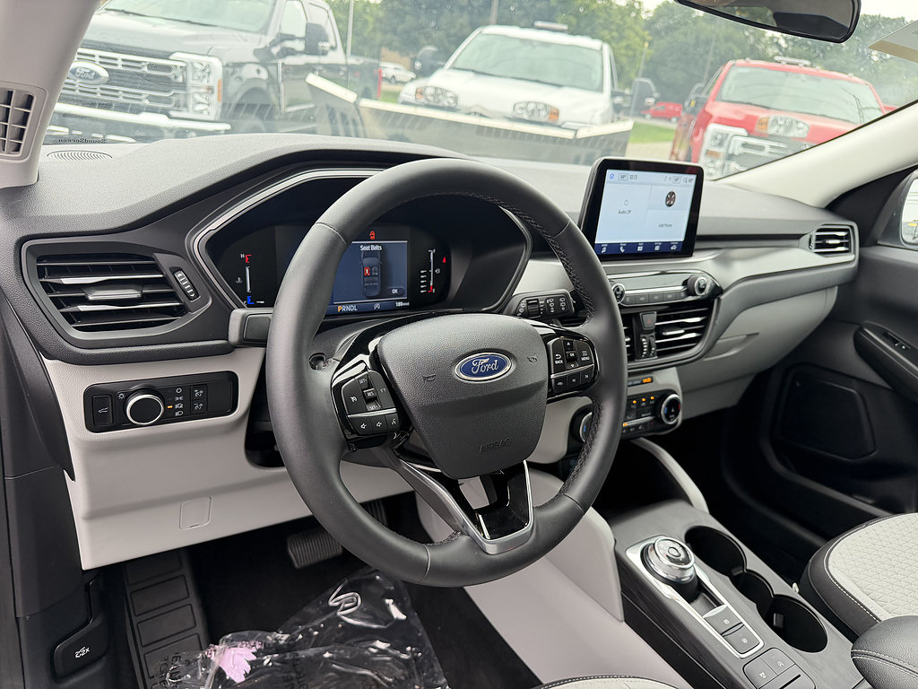 Certified 2023 Ford Escape Active AWD/4WD image 14