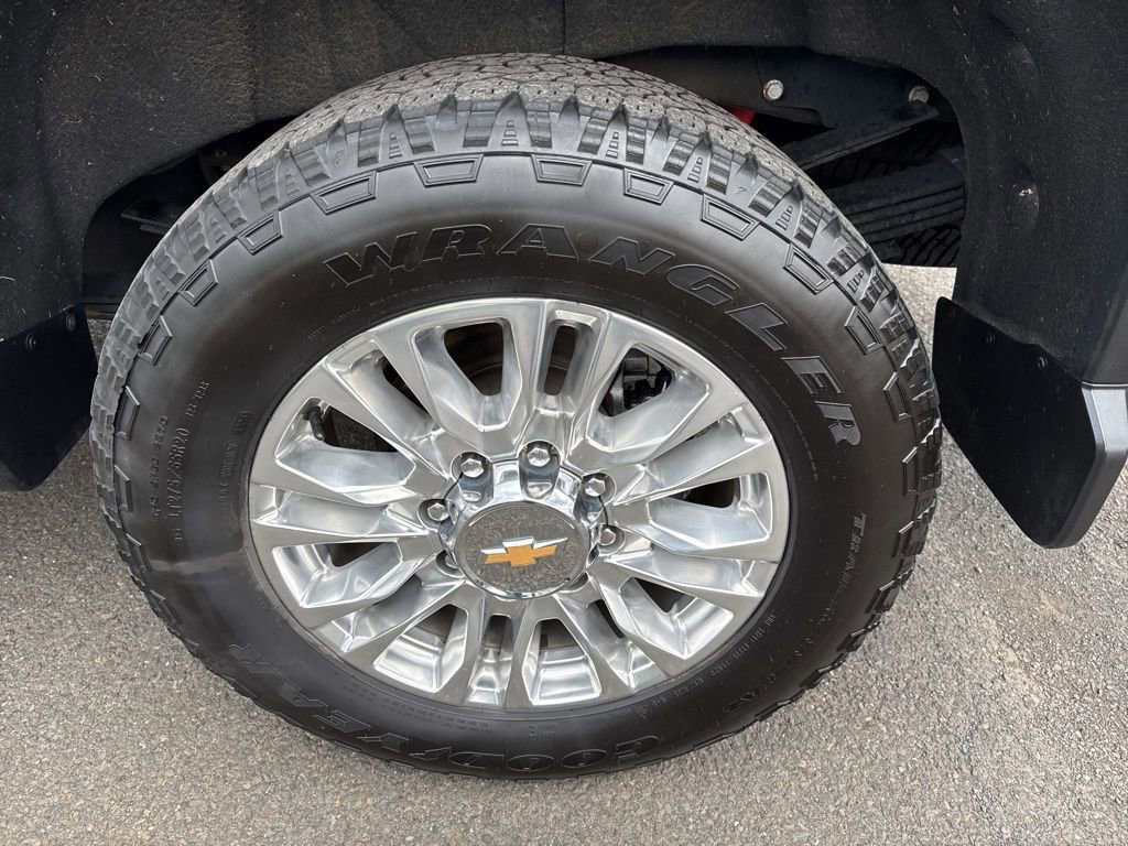 Used 2021 Chevrolet Silverado 3500 High Country w/ Z71 Off-Road Package image 10