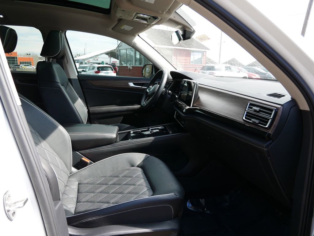 Used 2024 Volkswagen Atlas SEL Premium R-Line AWD/4WD image 8