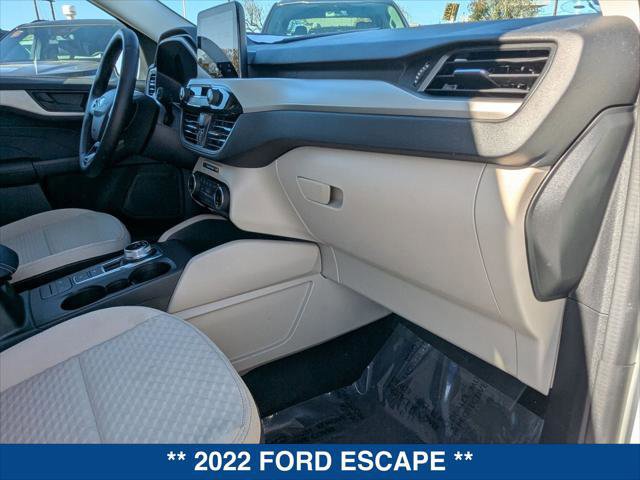 Certified 2022 Ford Escape SE w/ SE Sport Appearance Package image 23