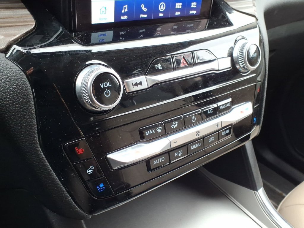 Certified 2023 Ford Explorer Limited w/ Limited Technology Package AWD/4WD image 26
