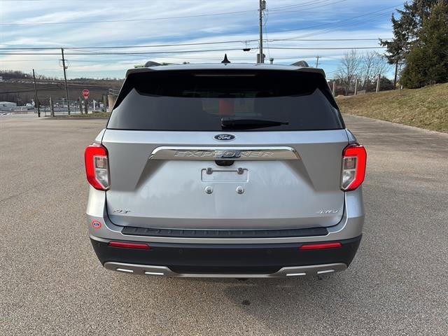 Certified 2022 Ford Explorer XLT w/ Equipment Group 202A image 4