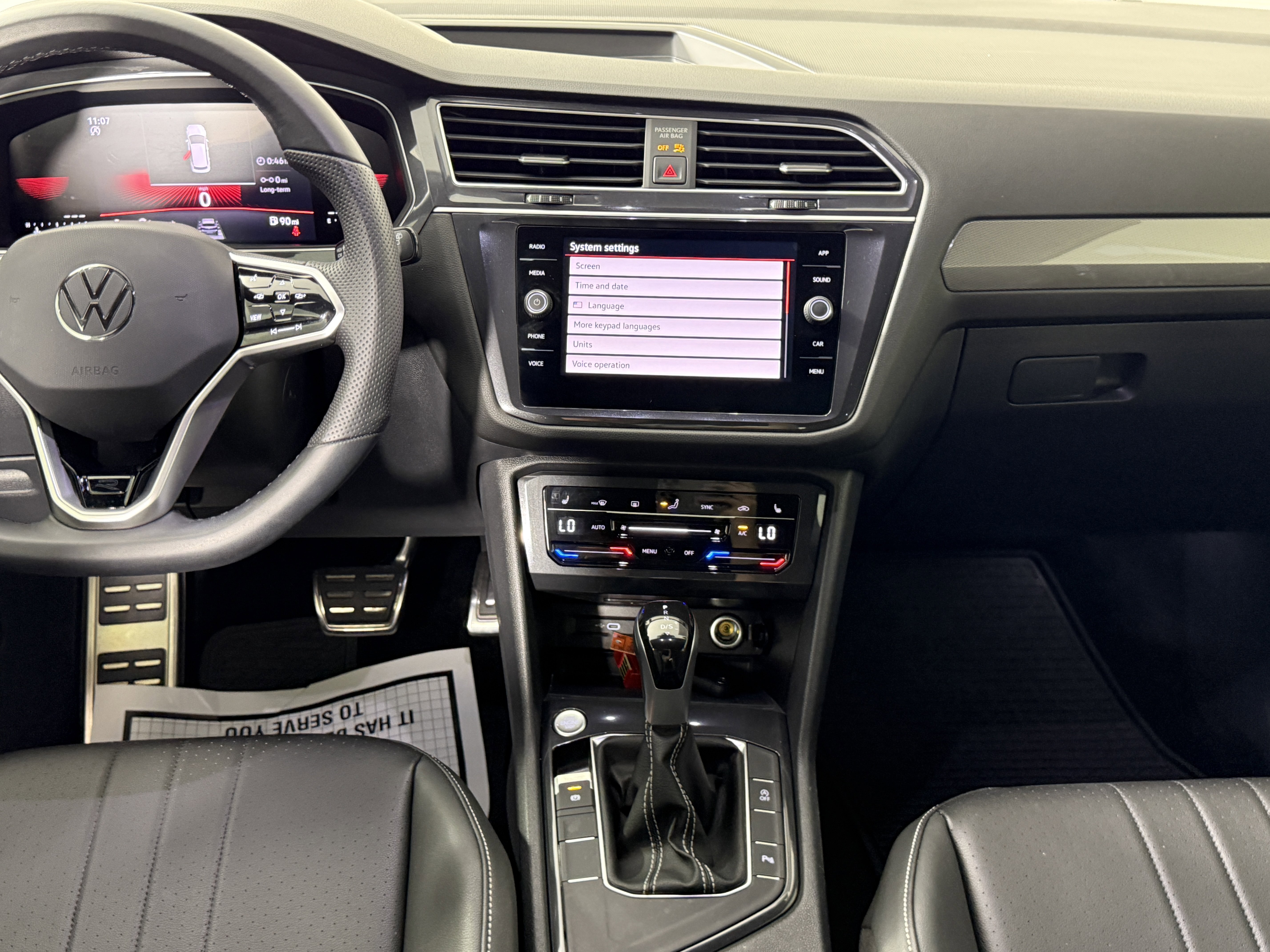 Used 2024 Volkswagen Tiguan SE R-Line image 12