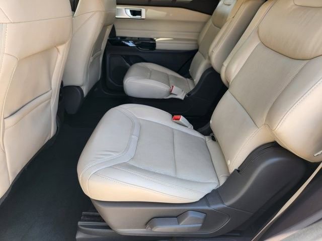 Certified 2022 Ford Explorer Platinum w/ Equipment Group 601A RWD image 30