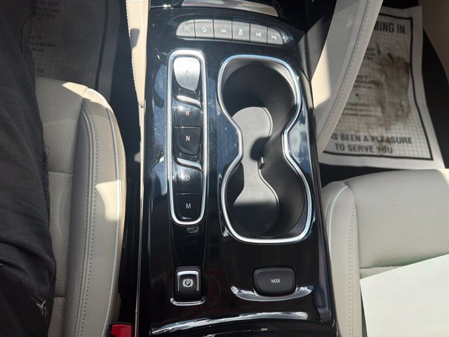 Used 2023 Buick Envision Avenir AWD/4WD image 31