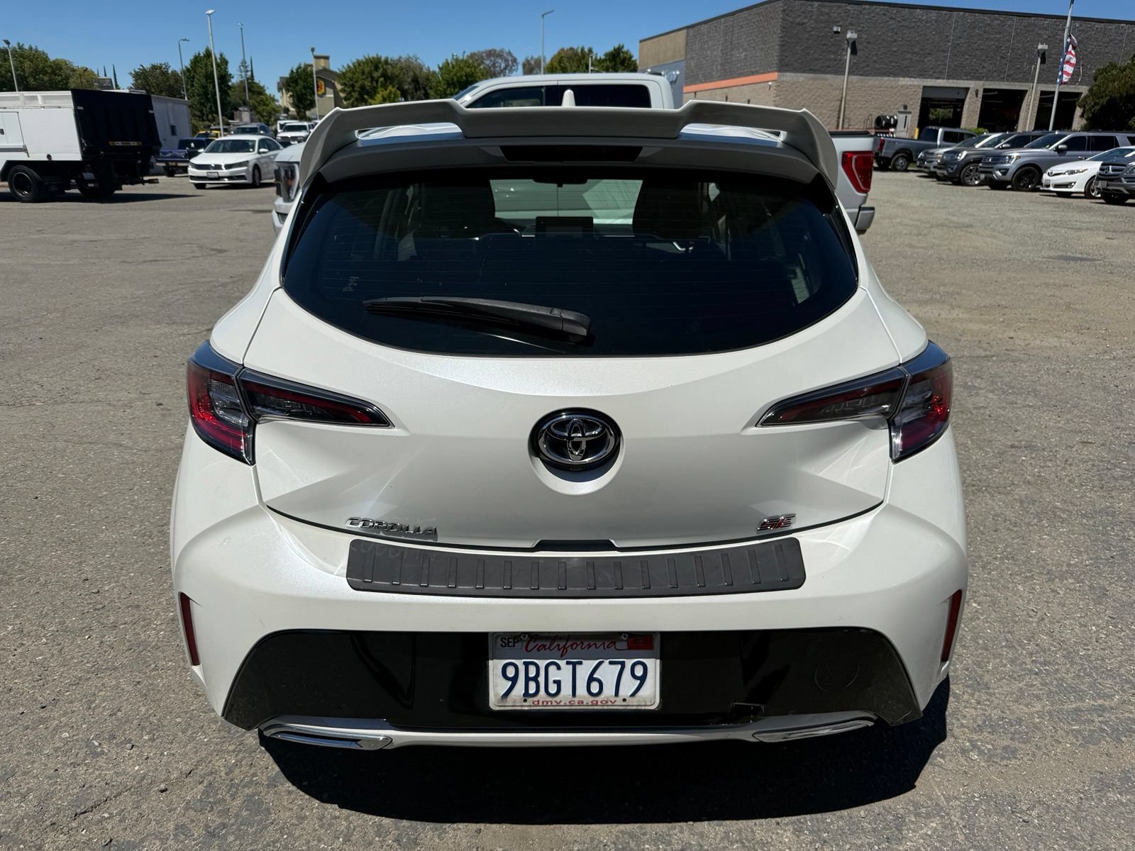 Used 2019 Toyota Corolla SE w/ SE Option Package FWD image 4