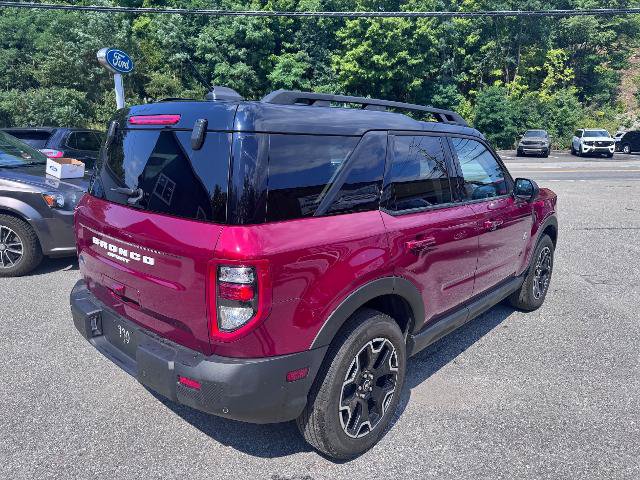 Certified 2025 Ford Bronco Sport Outer Banks w/ Outer Banks Tech Package+ AWD/4WD image 2