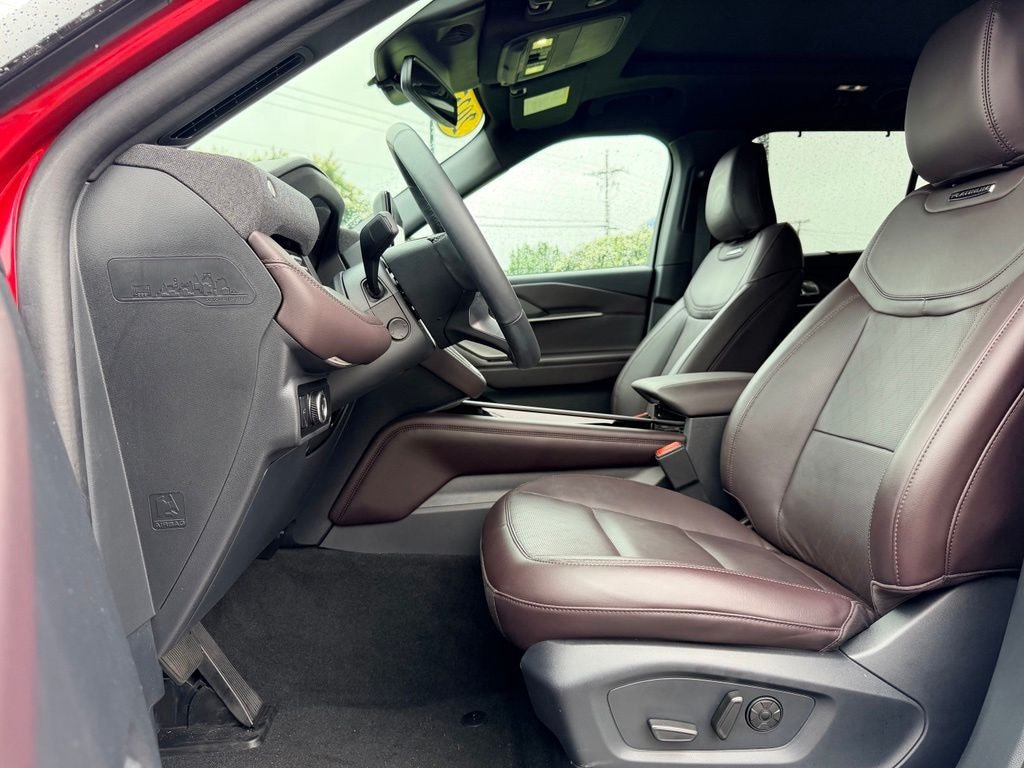 Certified 2025 Ford Explorer Platinum RWD image 23