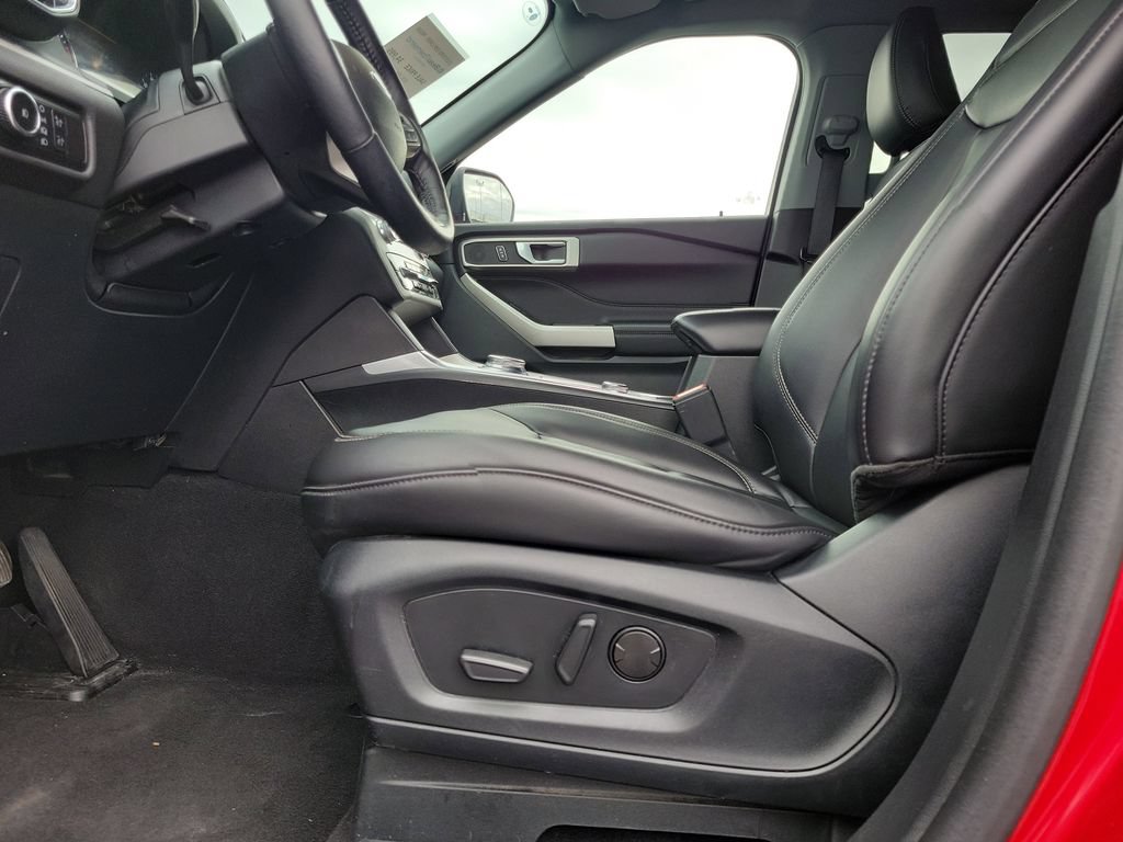 Certified 2023 Ford Explorer XLT w/ Equipment Group 202A AWD/4WD image 19