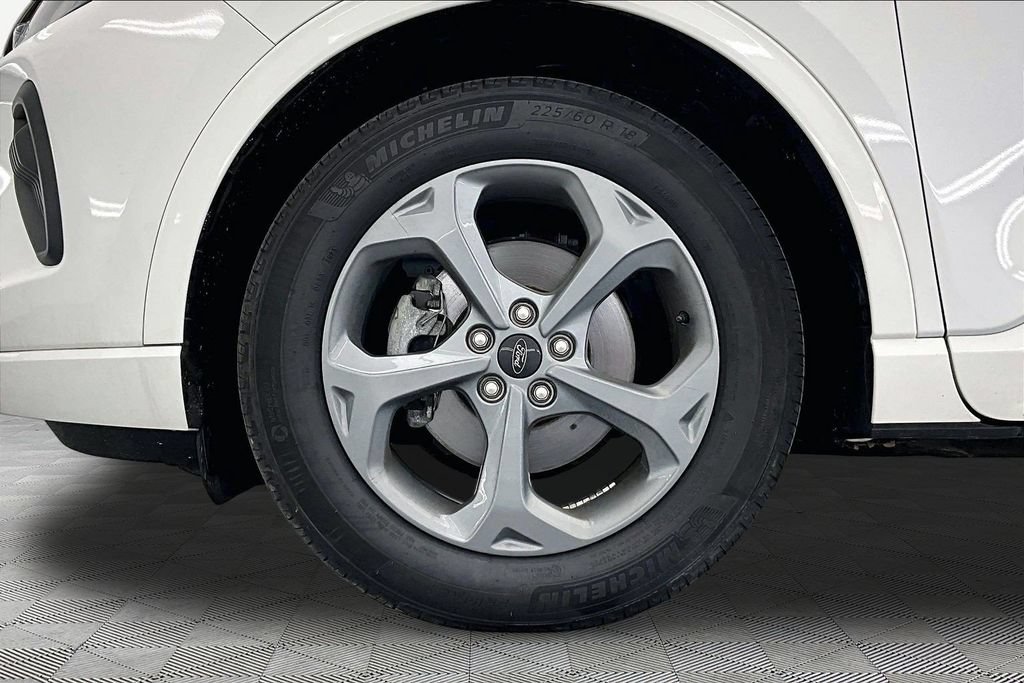 Certified 2024 Ford Escape ST-Line w/ Tech Pack #1 AWD/4WD image 9