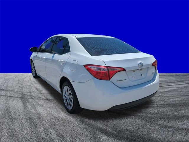 Used 2018 Toyota Corolla LE image 3