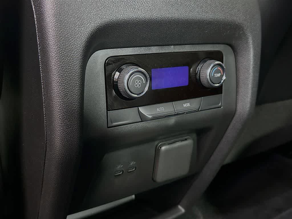 Used 2025 Chevrolet Traverse LT w/ Driver Confidence Package FWD image 13