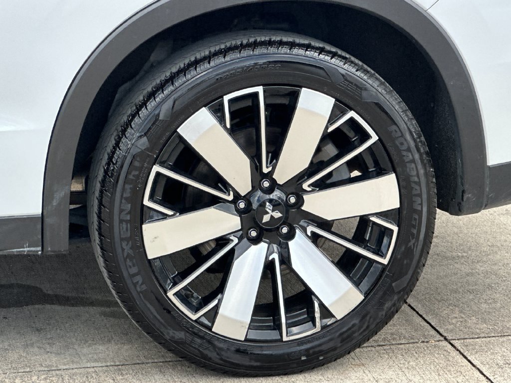 Used 2025 Mitsubishi Outlander SE FWD image 28