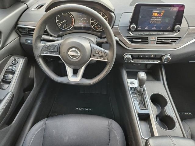 Used 2025 Nissan Altima 2.5 SV FWD image 27