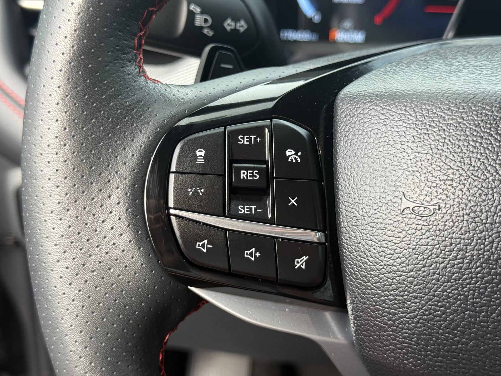 Certified 2025 Ford Explorer ST AWD/4WD image 34