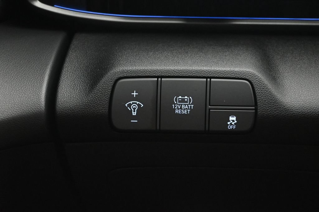 Used 2025 Hyundai Elantra SEL FWD image 24