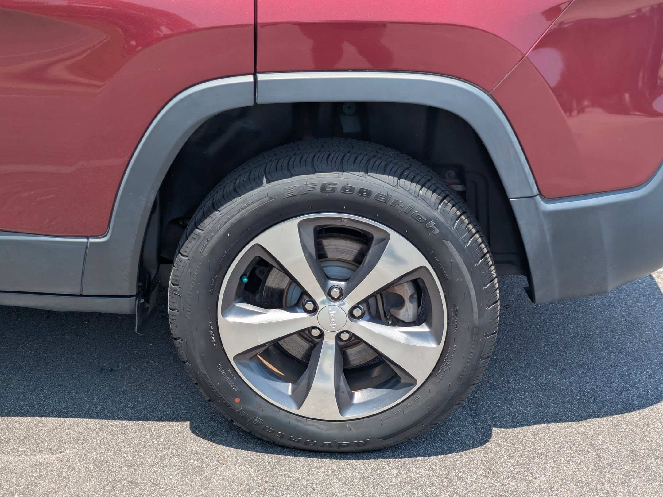 Used 2019 Jeep Cherokee Limited AWD/4WD image 8