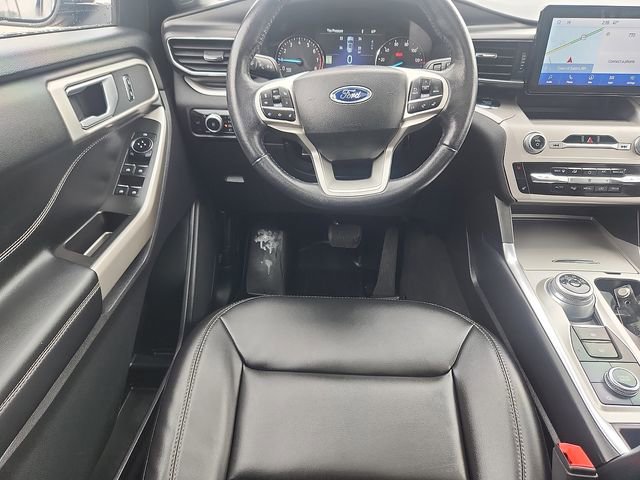Certified 2023 Ford Explorer XLT w/ Equipment Group 202A AWD/4WD image 9