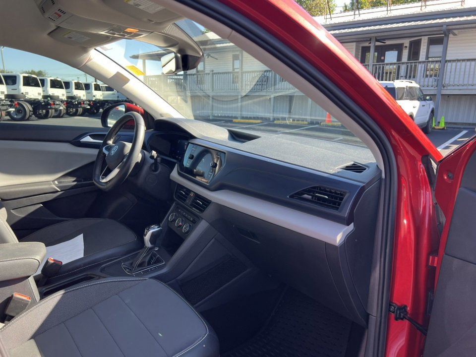 Used 2022 Volkswagen Taos SE image 11