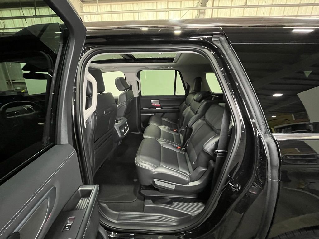 Certified 2025 Ford Expedition Max Platinum image 18